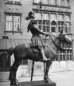 Sculptures of knights at the entrance of Bremen city hall, Germany 1930s. Sculptures of knights at the entrance of Bremen city hall, Germany 1930s.